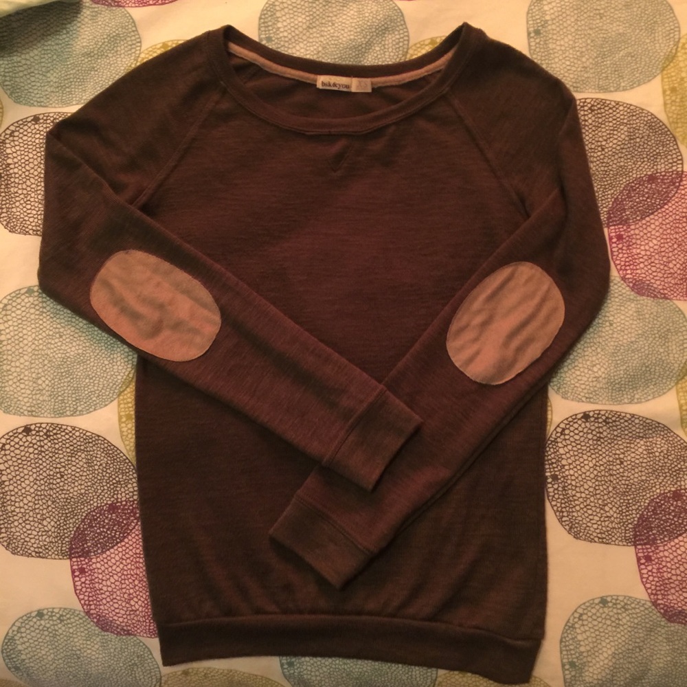 Olive Bershka knit top 🧶with patched elbows